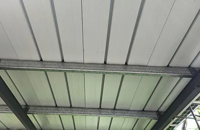 ألواح أسطح ذات تثبيت مخفي لنظام BIPV
